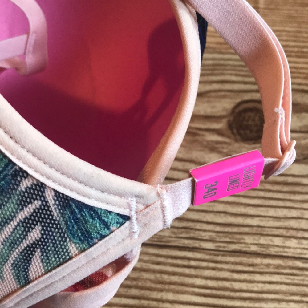 Pink bra - Picture 4 of 4